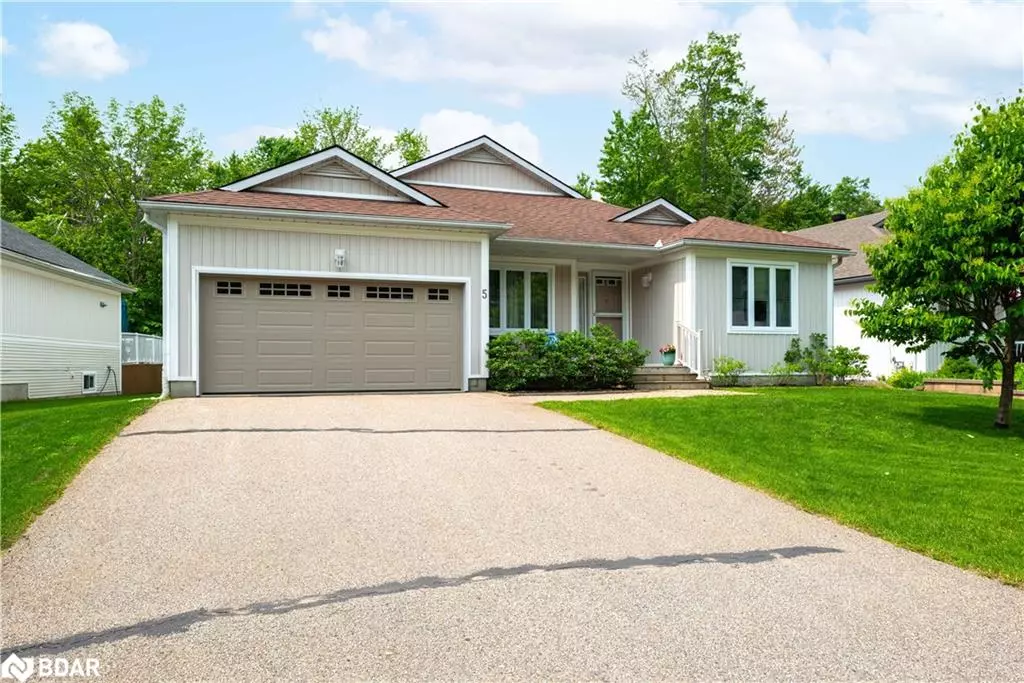 Gravenhurst, ON P1P 1Z1,5 Springwood Crescent