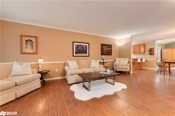 Gravenhurst, ON P1P 1Z1,5 Springwood Crescent