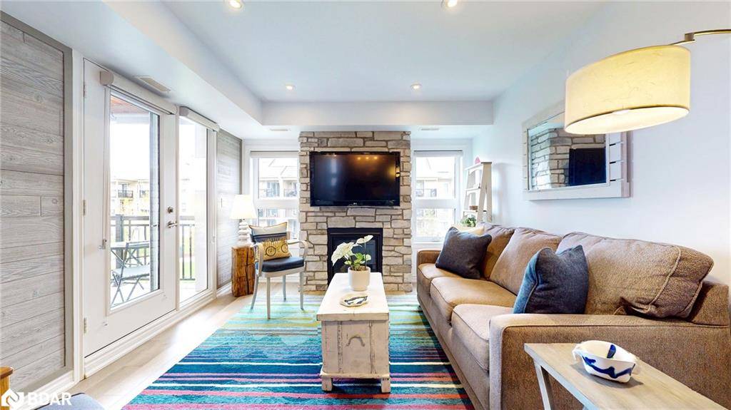 5 Anchorage Crescent #202, Collingwood, ON L9Y 0Y6
