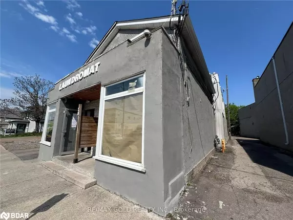 St. Catharines, ON L2R 4M9,78 Geneva Street #2 (Front)