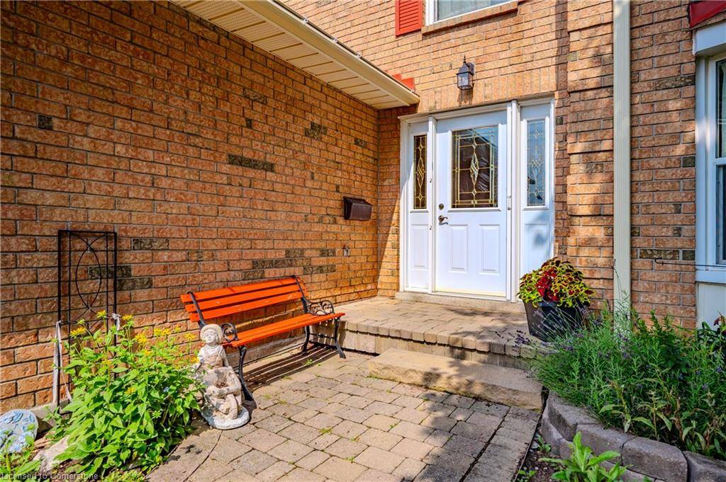 Burlington, ON L7M 2X6,3161 Longmeadow Road