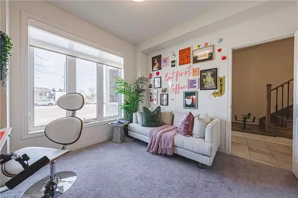 Oakville, ON L6H 3P6,525 Dundas Street E