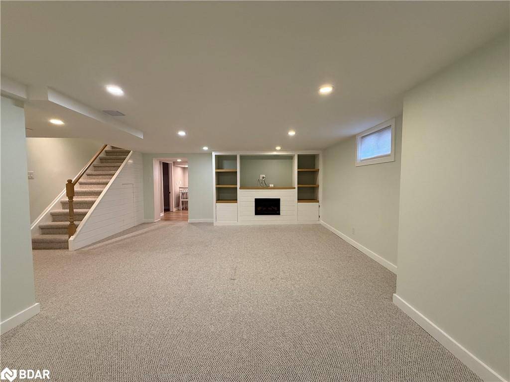 Milton, ON L9T 1V2,260 Woodward Avenue #Basement
