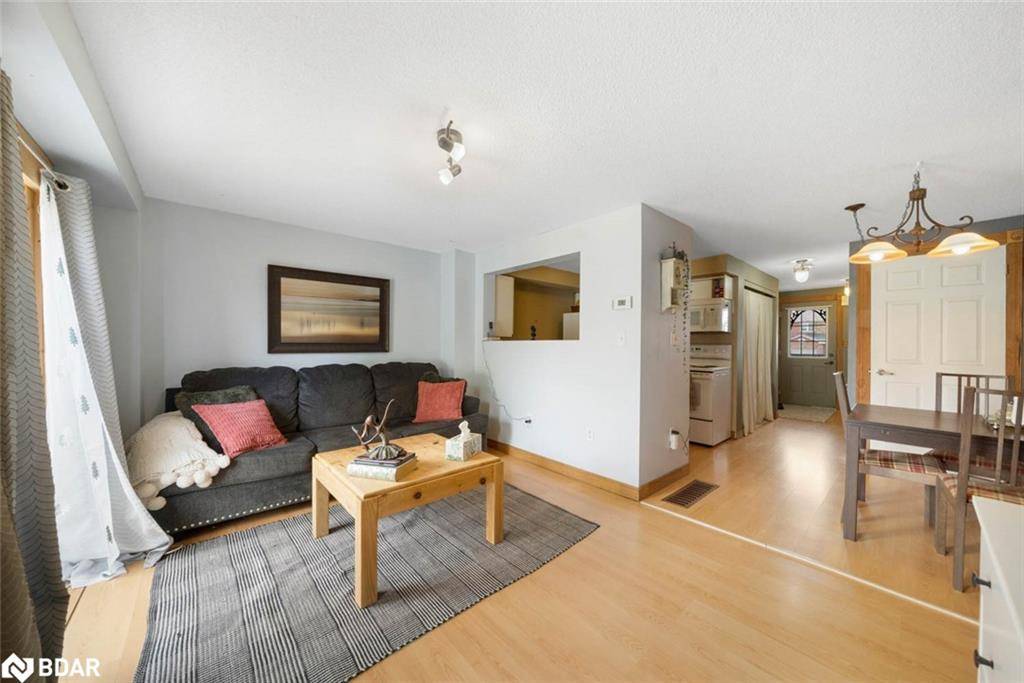 Barrie, ON L4N 9Z1,96 Lee Crescent
