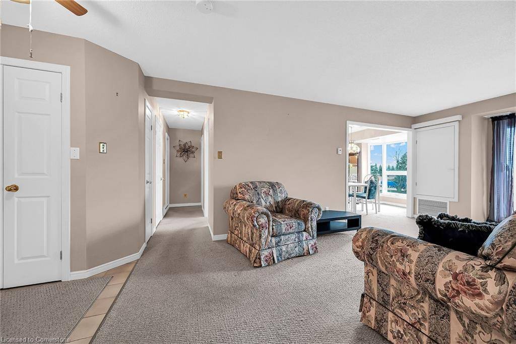 Hamilton, ON L9A 2S7,416 Limeridge Road E #309