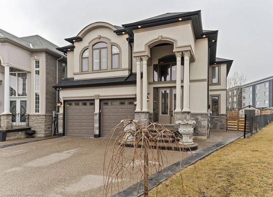 88 Chartwell Circle, Hamilton, ON L9A 0C4