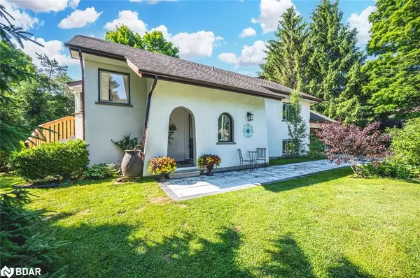 Moonstone, ON L0K 1N0,23 Valleyview Drive