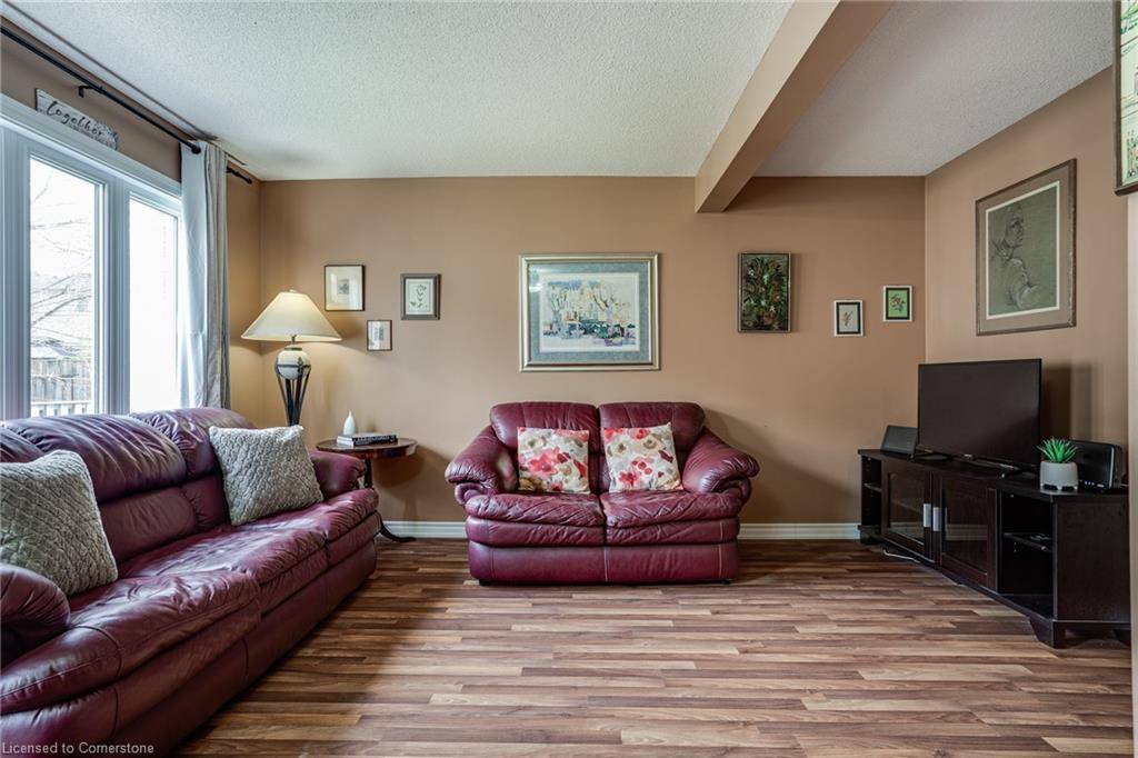 Hamilton, ON L9B 2R9,1809 Upper Wentworth Street #11