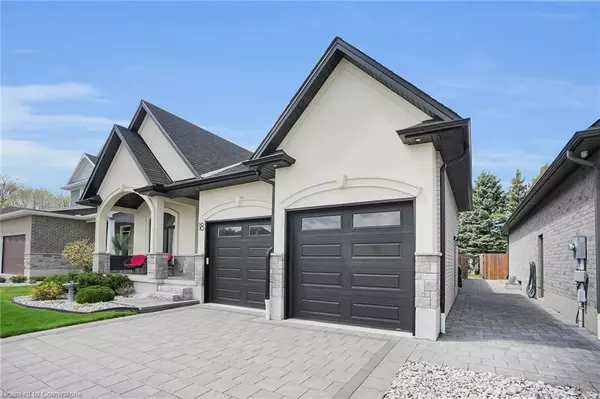 Strathroy, ON N7G 0G5,18 Kemp Crescent