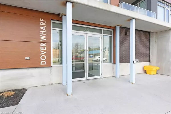 Port Dover, ON N0A 1N0,38 Harbour Street #203
