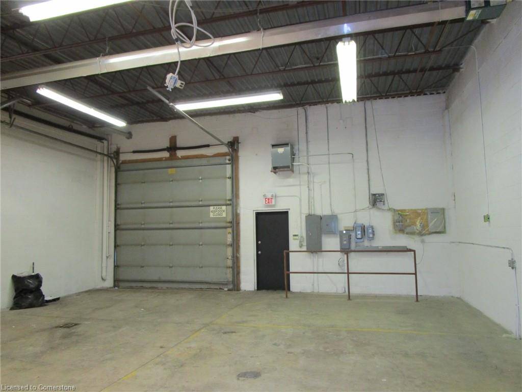 Stoney Creek, ON L8E 5V1,889 Barton Street E #2