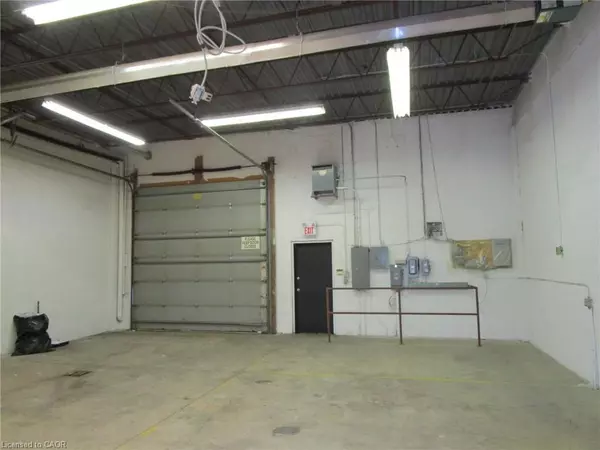 Stoney Creek, ON L8E 5V1,889 Barton Street E #2