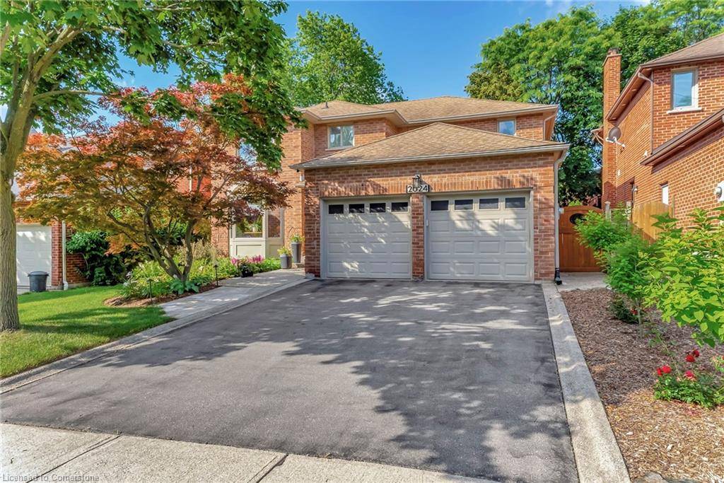 2024 Markle Drive, Oakville, ON L6H 3T3