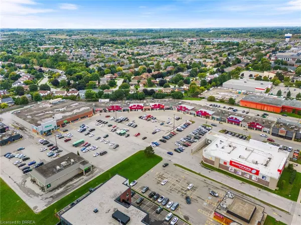 Waterdown, ON L8B 2A4,5 Hamilton Street N #609