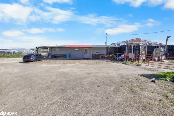 Bradford, ON L3Z 2A6,1153 Canal Road #Barn