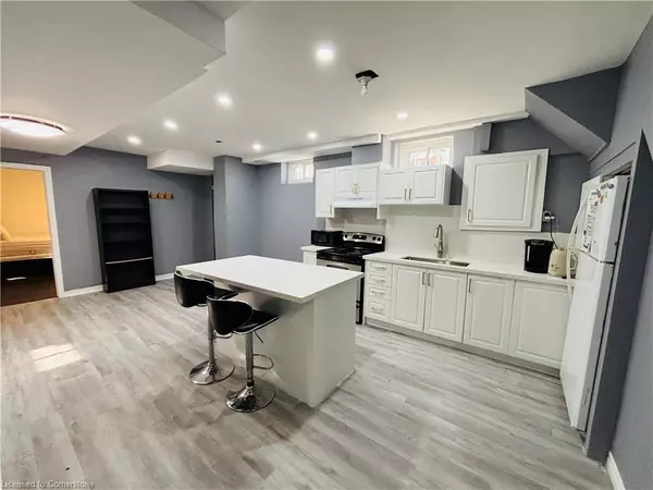 St. Catharines, ON L2T 3A5,118 Jacobson Avenue #lower