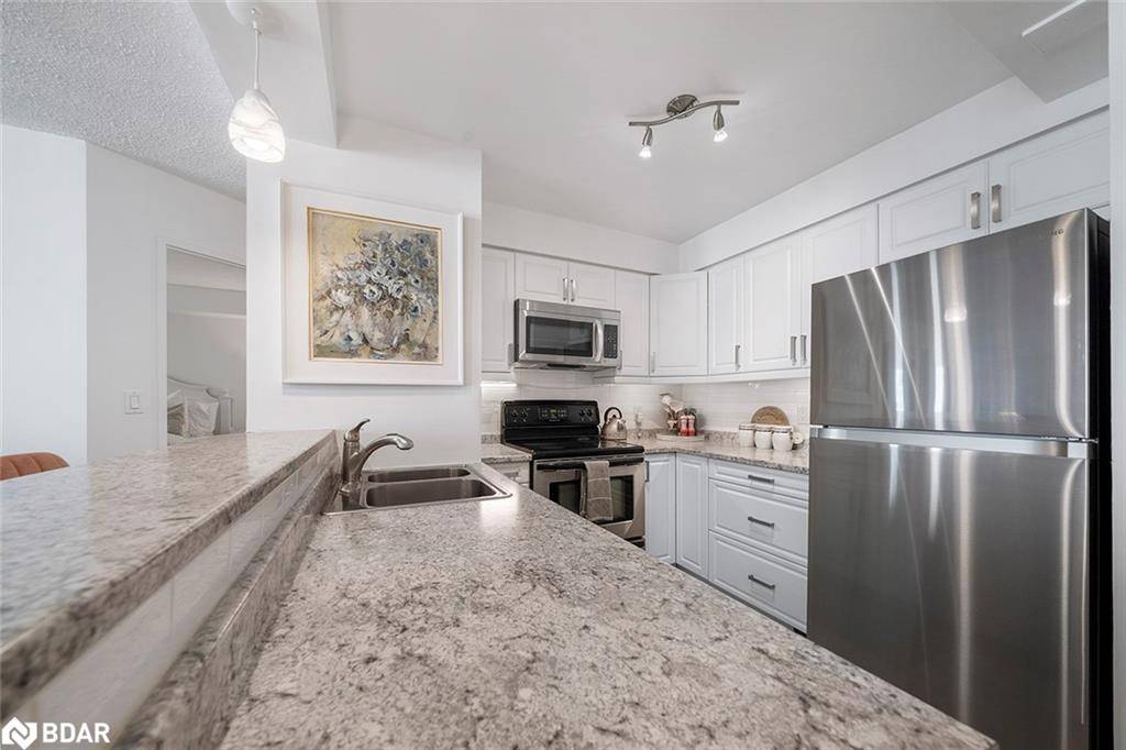 Barrie, ON L4M 6H1,150 Dunlop Street E #603