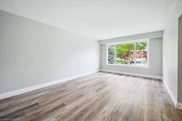 Kitchener, ON N2A 1N4,15-17 Shaftsbury Drive