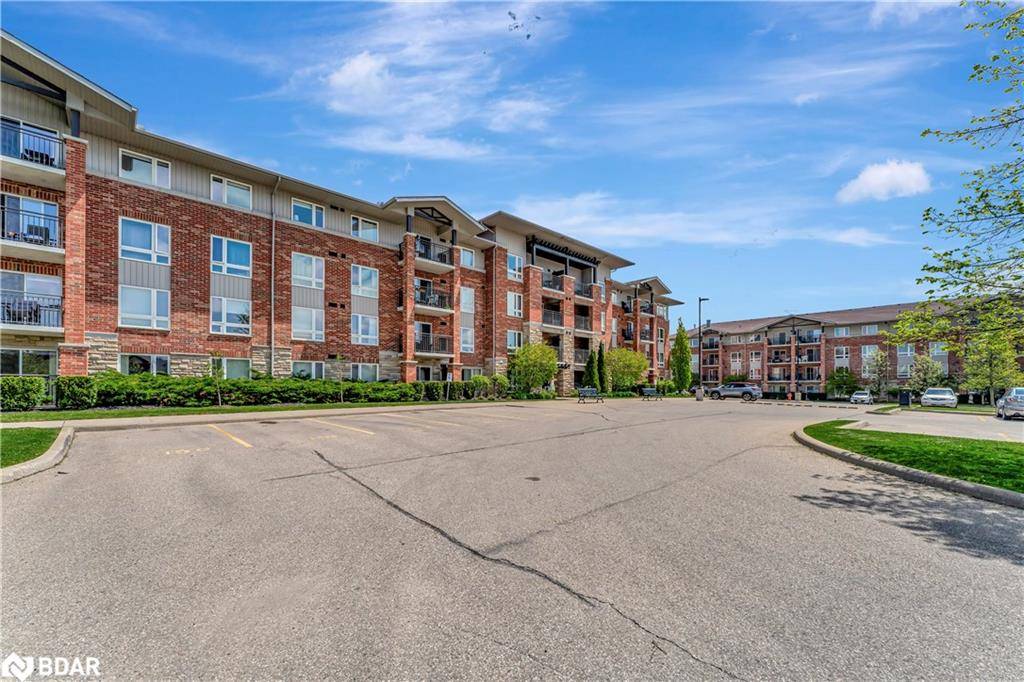 Guelph, ON N1L 0J8,60 Lynnmore Street #108