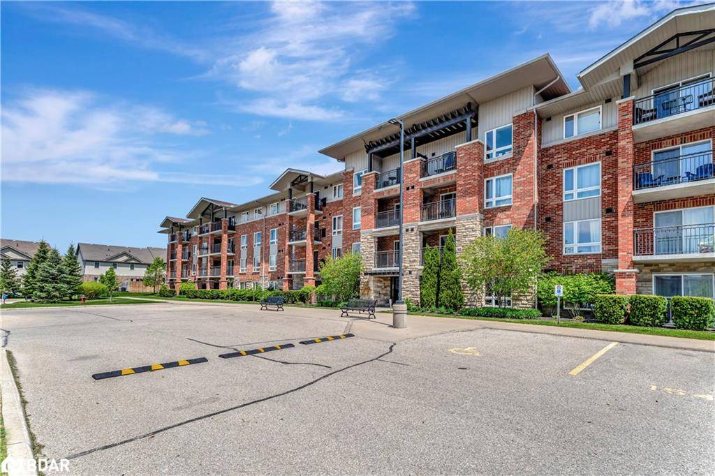 Guelph, ON N1L 0J8,60 Lynnmore Street #108