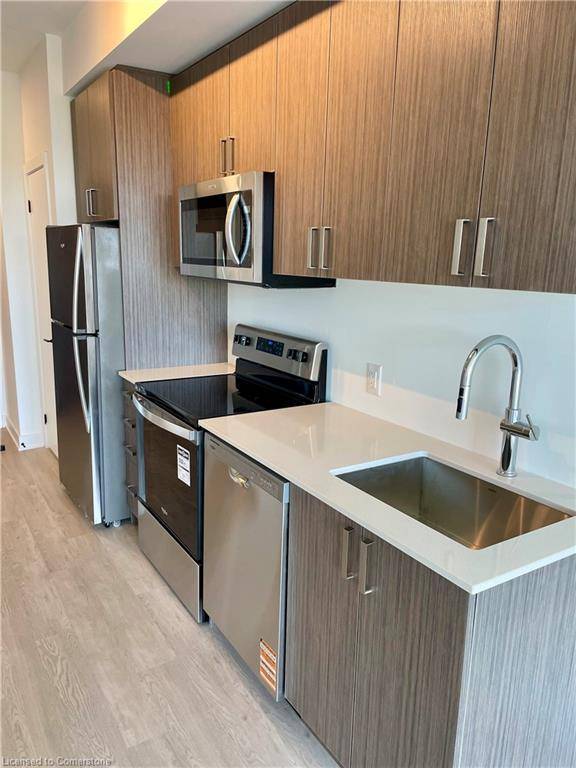 Hamilton, ON L8E 2J8,2782 Barton Street E #1403