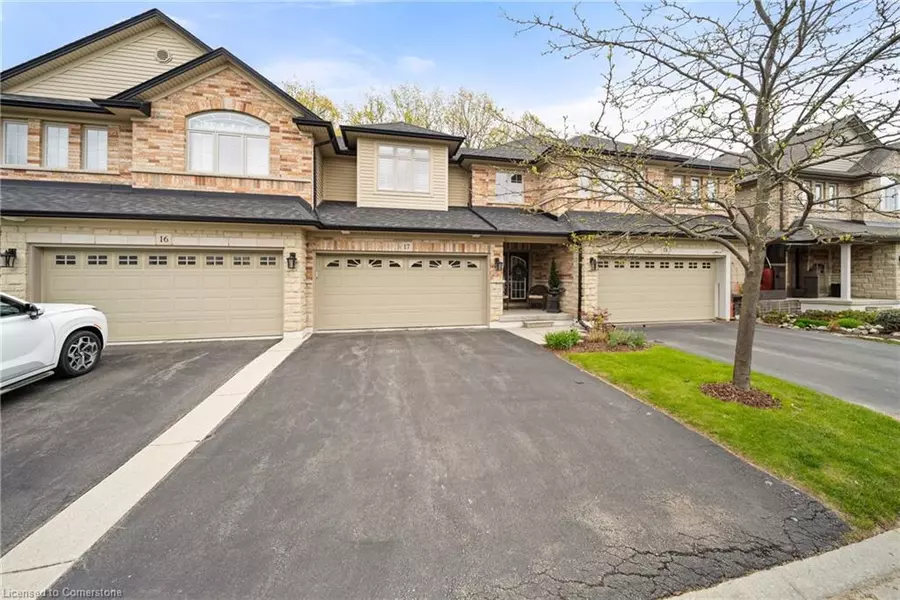 441 Stonehenge Drive #17, Ancaster, ON L9K 0B1