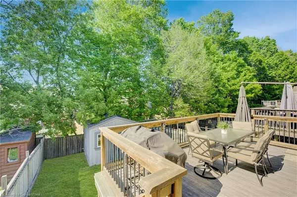 Cambridge, ON N3C 4H2,16 Karalee Crescent