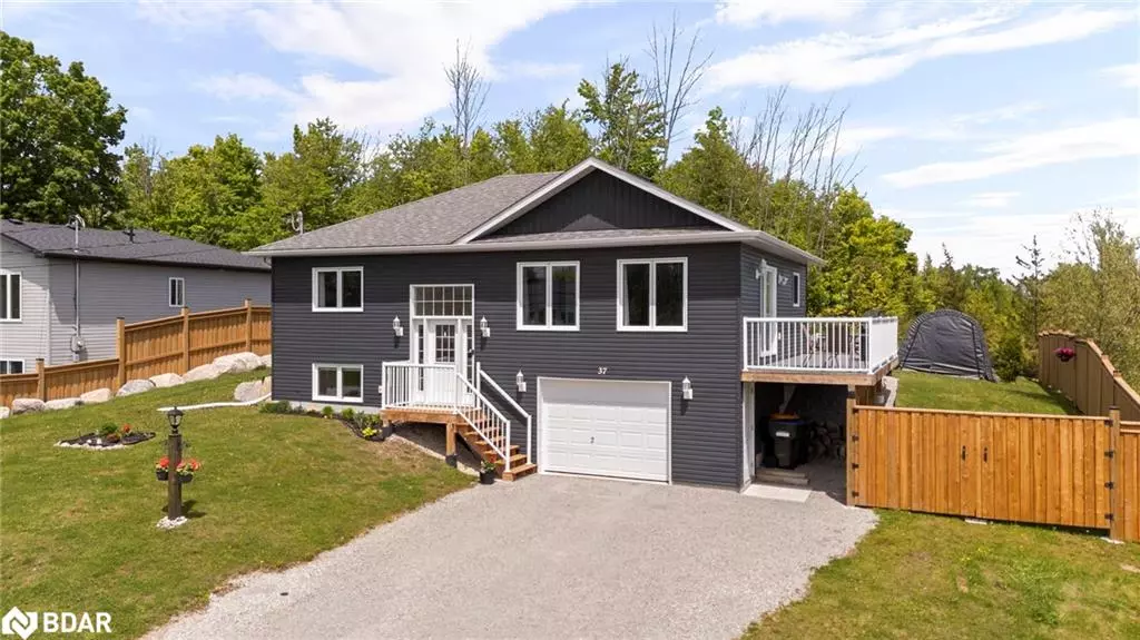 37 Easton Avenue, Port Mcnicoll, ON L0K 1R0