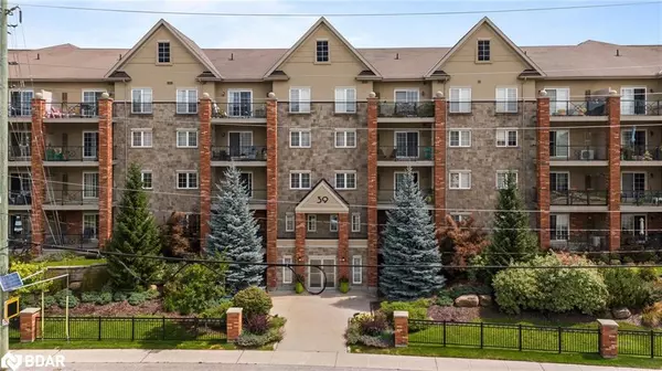 39 Ferndale Drive S #106, Barrie, ON L4N 5T5