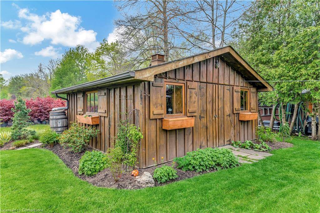 Waterdown, ON L0R 2H1,685 Robson Road