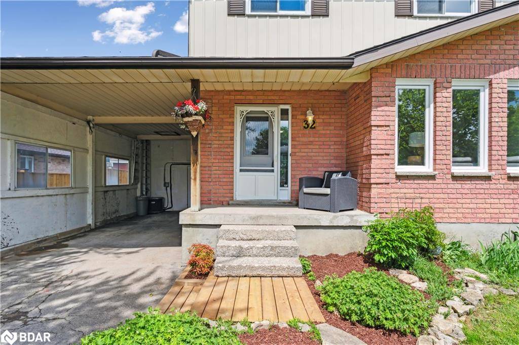 Centre Wellington, ON N0B 1S0,32 Wilson Crescent