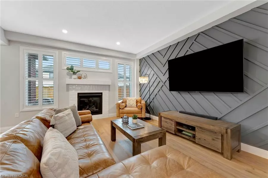 27 Queensgate Crescent, Breslau, ON N0B 1M0