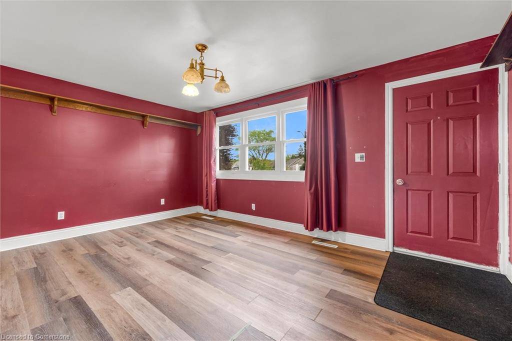 St. Catharines, ON L2R 6M5,13 Shakespeare Avenue