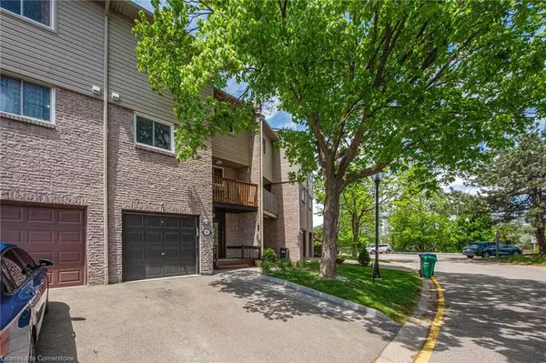 Mississauga, ON L5A 3Y2,2035 Asta Drive #40