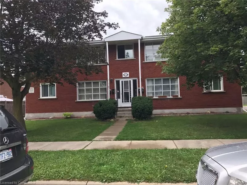 122 Lowrey Avenue S #3, Cambridge, ON N1R 4Z8