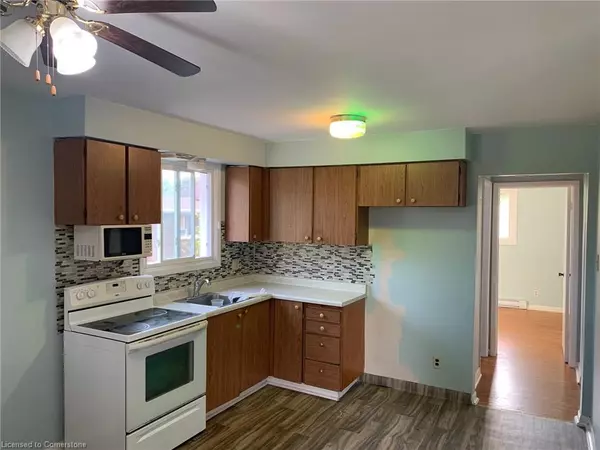 Cambridge, ON N1R 4Z8,122 Lowrey Avenue S #3