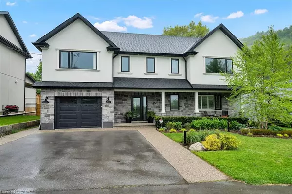 36 Parkside Avenue, Dundas, ON L9H 2S7