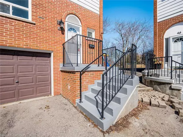 2445 Homelands Drive #47, Mississauga, ON L5K 2C6