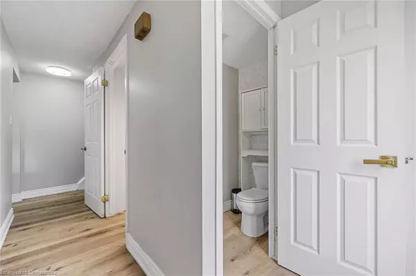 Stoney Creek, ON L8G 3W1,151 Gateshead Crescent #118