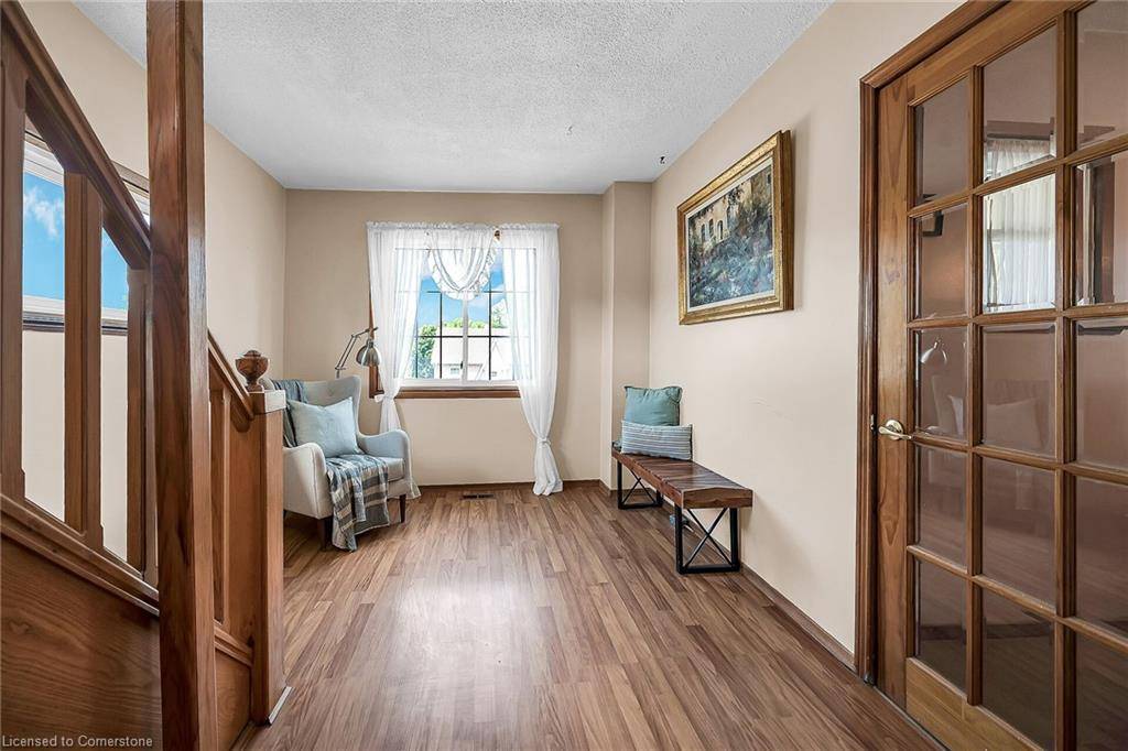 Brantford, ON N3S 4J2,369 Chatham Street