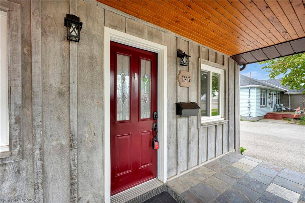 Paris, ON N3L 1V4,126 Silver Street