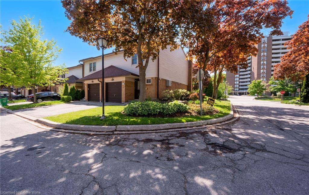 Mississauga, ON L4W 2S8,2120 Rathburn Road E #157