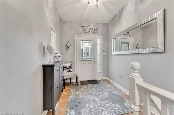 Hamilton, ON L0R 1W0,19 Critzia Drive