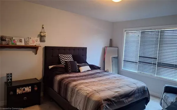 Stoney Creek, ON L8E 0J4,98 Shoreview Place #4