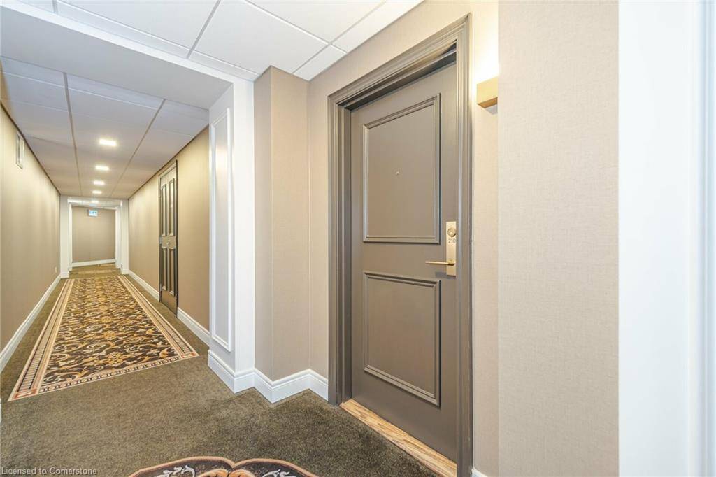 Burlington, ON L7R 0A4,399 Elizabeth St #210