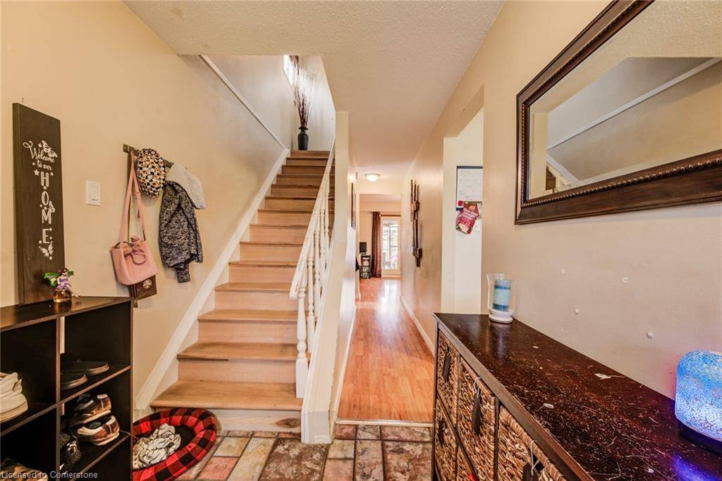 Kitchener, ON N2N 1T3,27 Meadow Woods Crescent