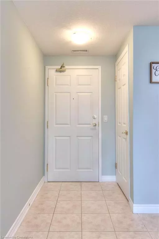 Elora, ON N0B 1S0,20 Station Square #216