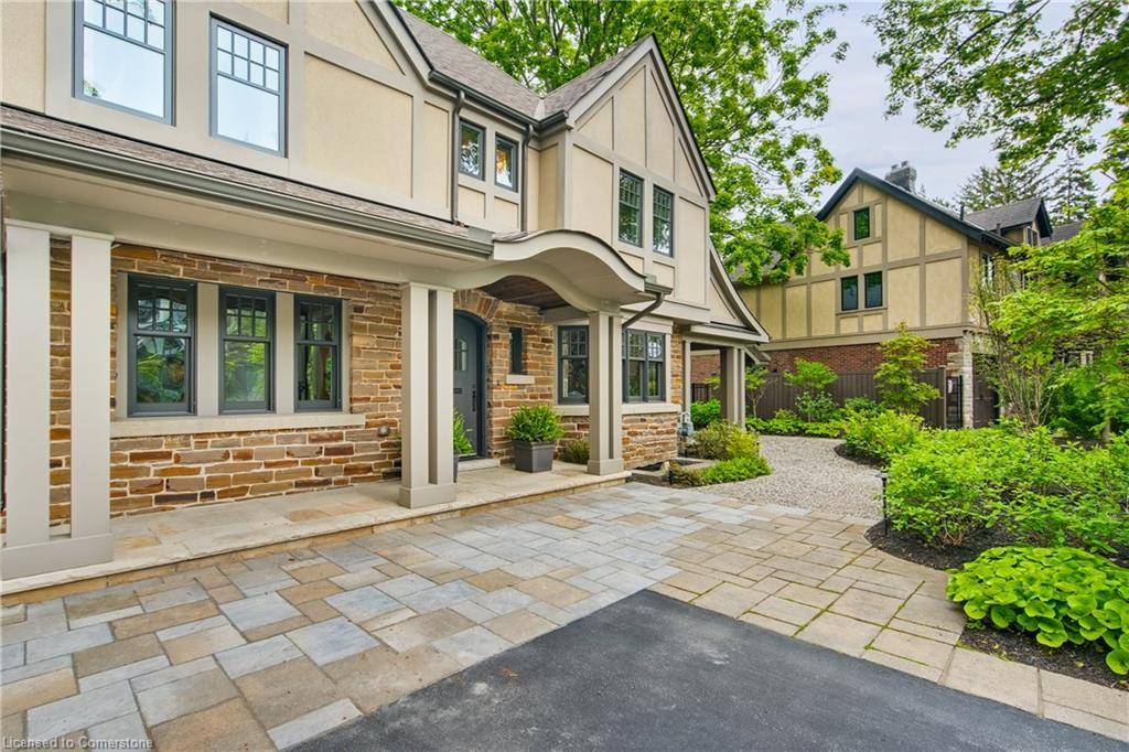Hamilton, ON L8S 4C2,61 Oak Knoll Drive
