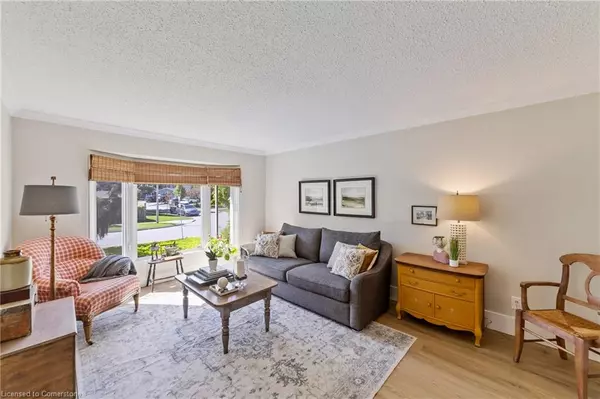 Burlington, ON L7M 2Y7,2131 Upland Drive