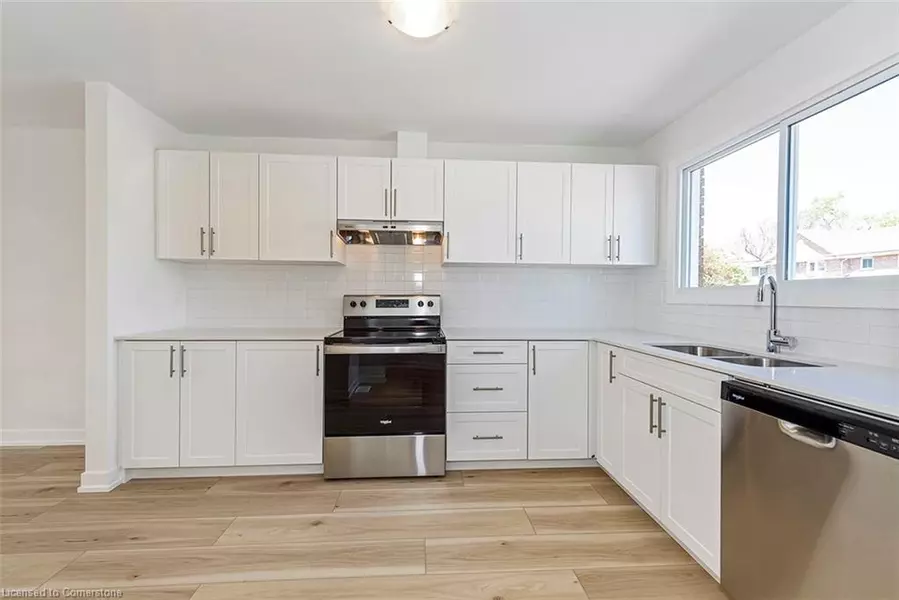 20 Anna Capri Drive #1, Hamilton, ON L8W 1M6